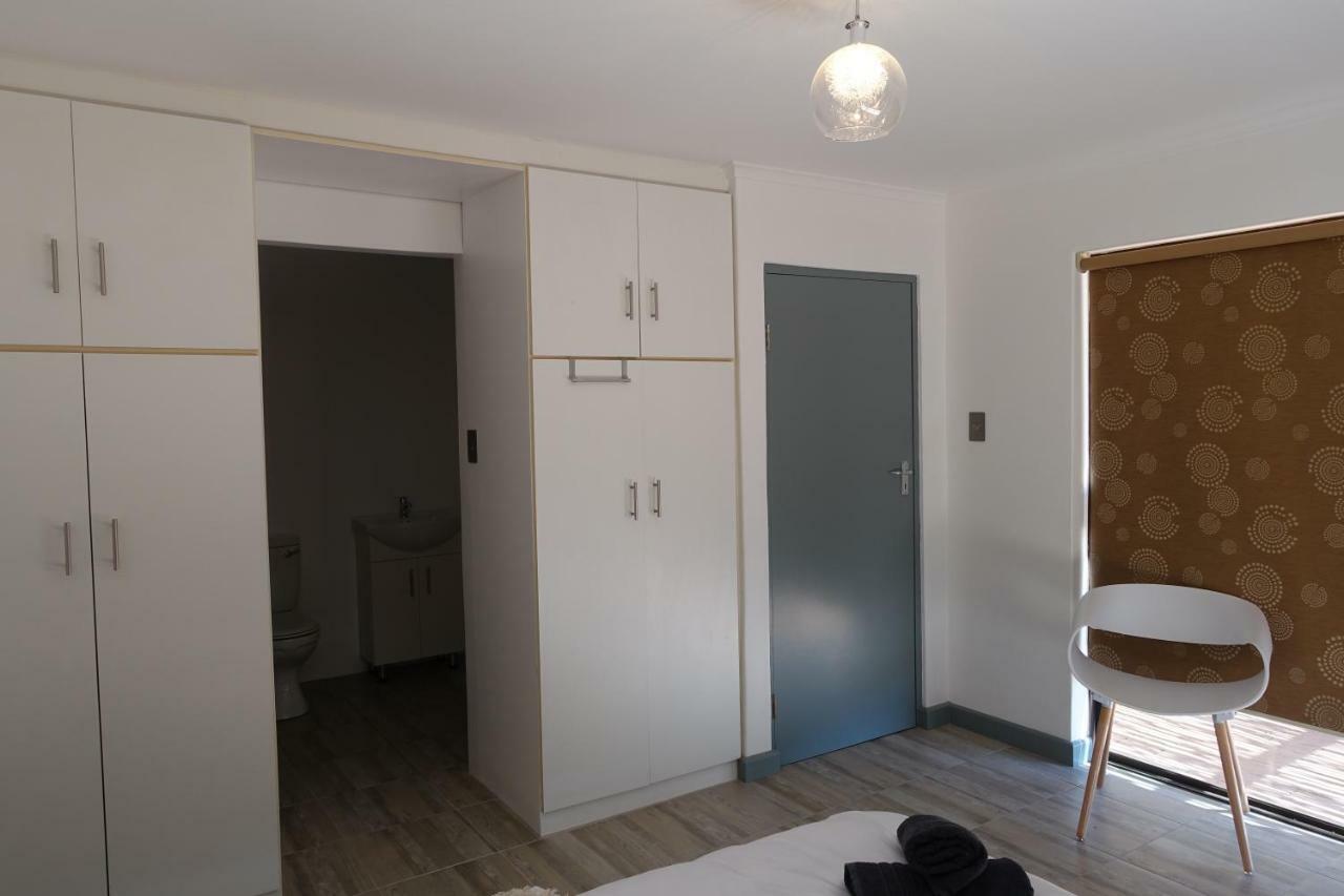 Modern Secure House In Mykonos Langebaan